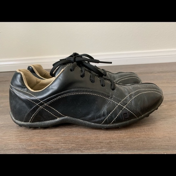 Shoes - Picture 4 of 9